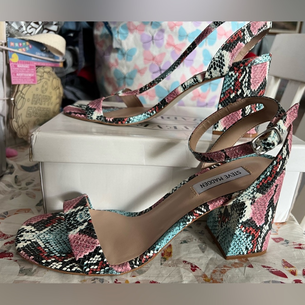 Steve Madden Glamorous multi color snakeskin heels in size 11.